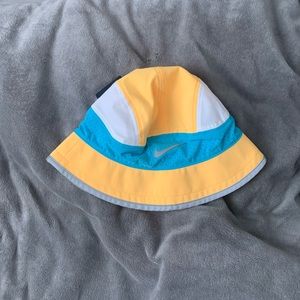 NWT Nike Dri-Fit Perforated Running Bucket Hat Cap Yellow Unisex Size L/XL